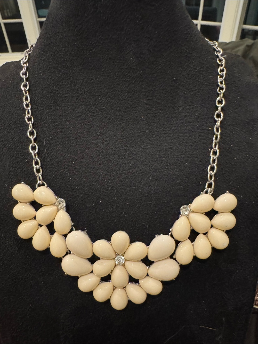 Cream Ivory Floral Statement Necklace Rhinestone Flower Silver Tone Chain